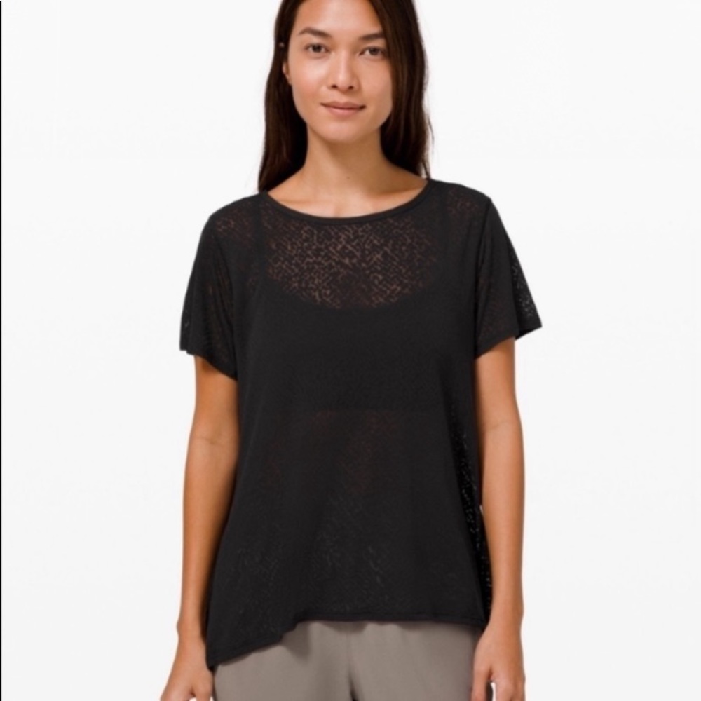 Lululemon loop around black tee Medium - Picture 10 of 10